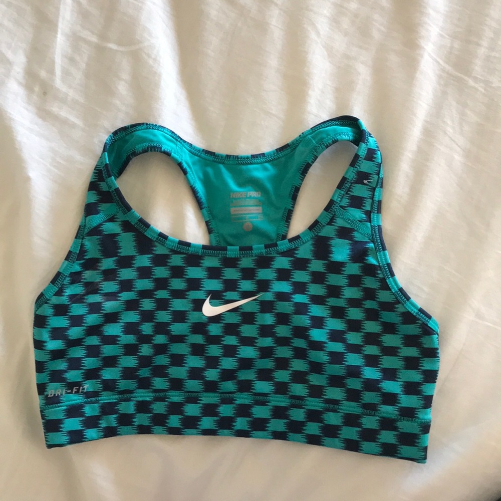 Nike Women’s Dri-Fit Sports Bra - small